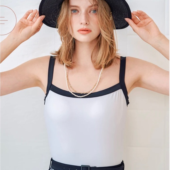 Black and white Darich one piece swimsuit - Picture 11 of 16